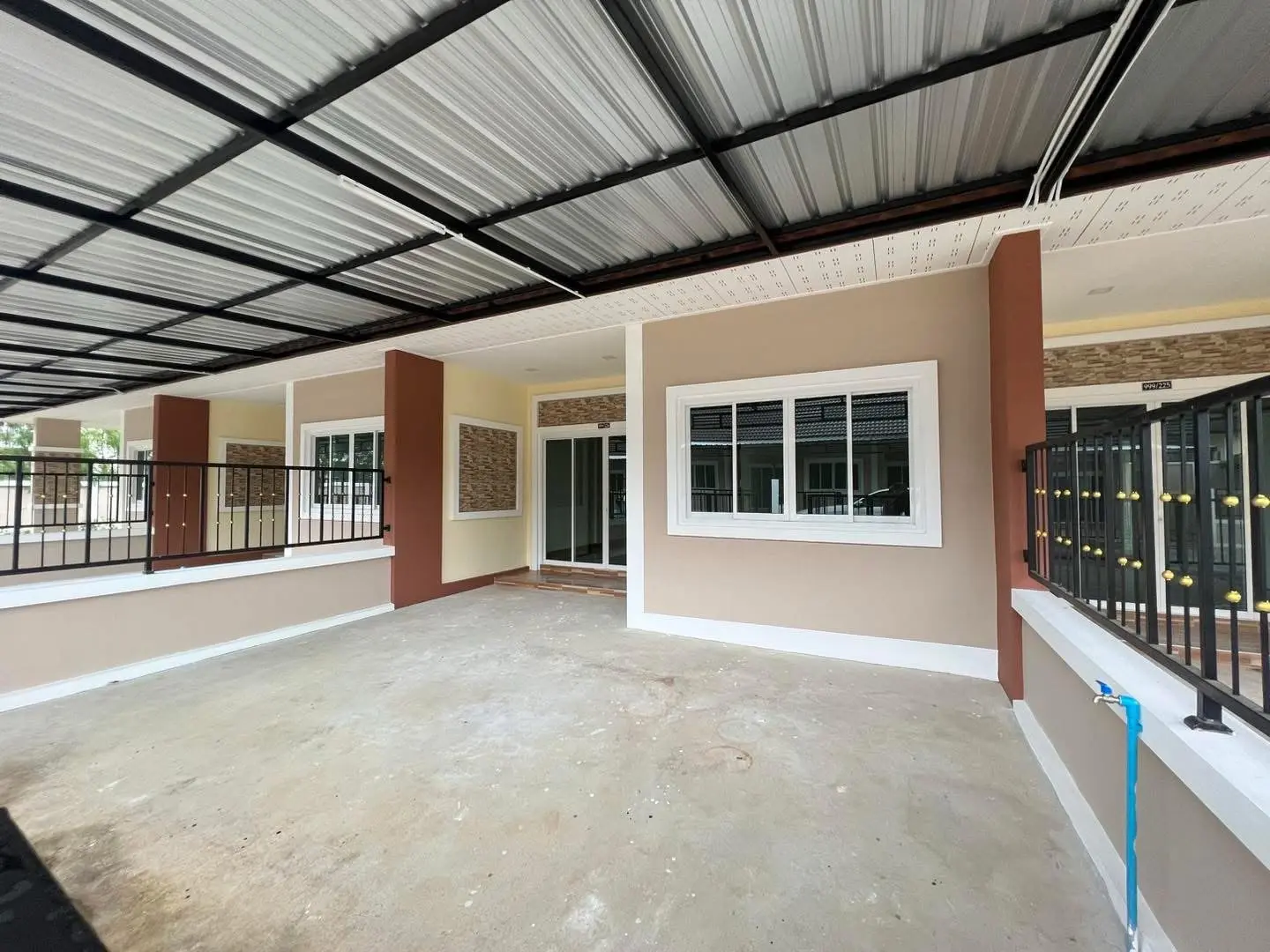 โครงการสีน่ำตาล