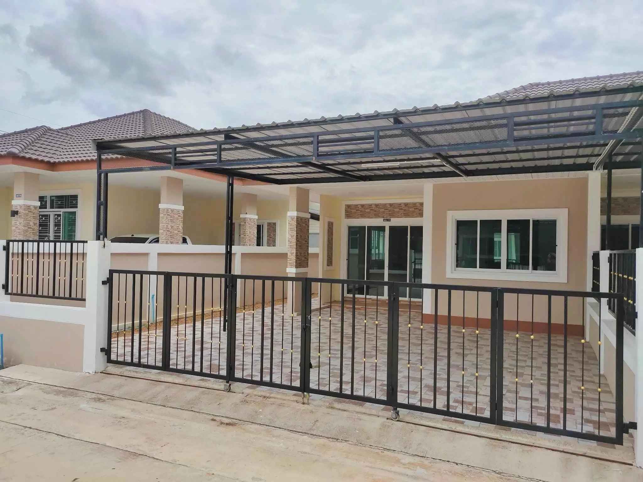 โครงการสีน่ำตาล