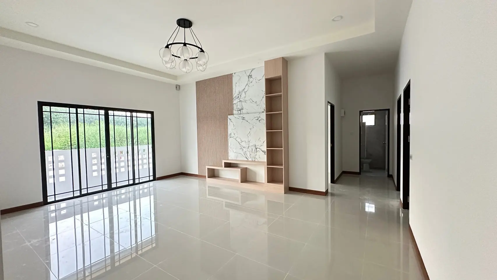 #แม่น้ำคู้ซอย 4  บ้านเดี่ยวหลังใหญ่ติดถนน 4 เลน