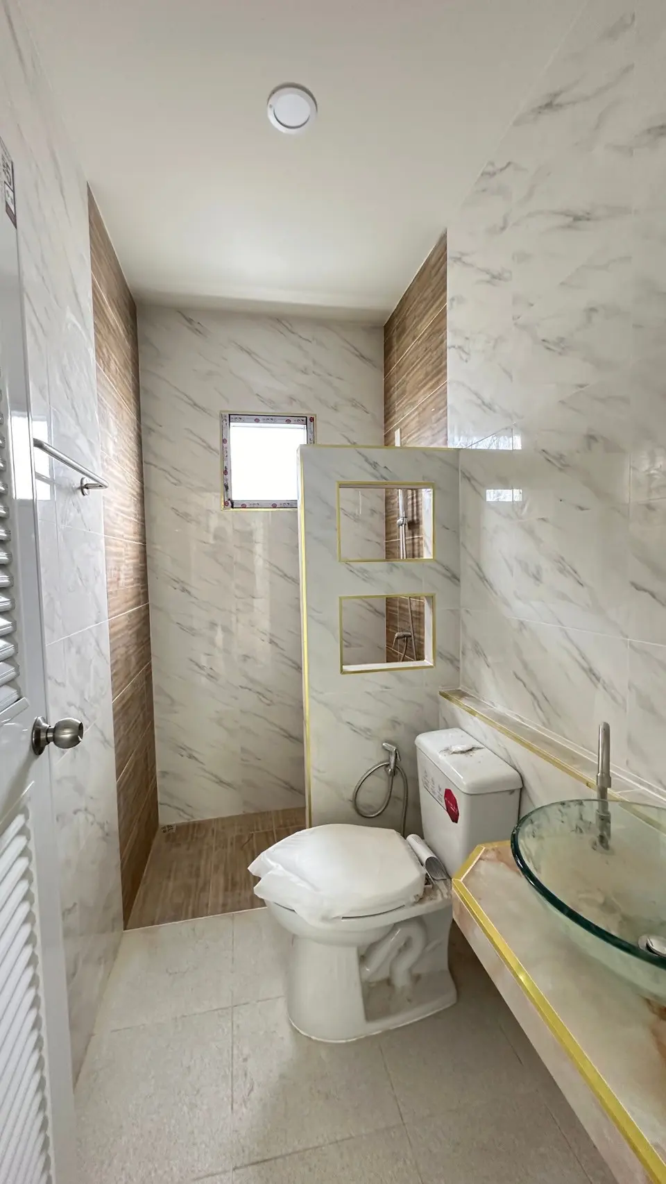 #แม่น้ำคู้ซอย 4  บ้านเดี่ยวหลังใหญ่ติดถนน 4 เลน