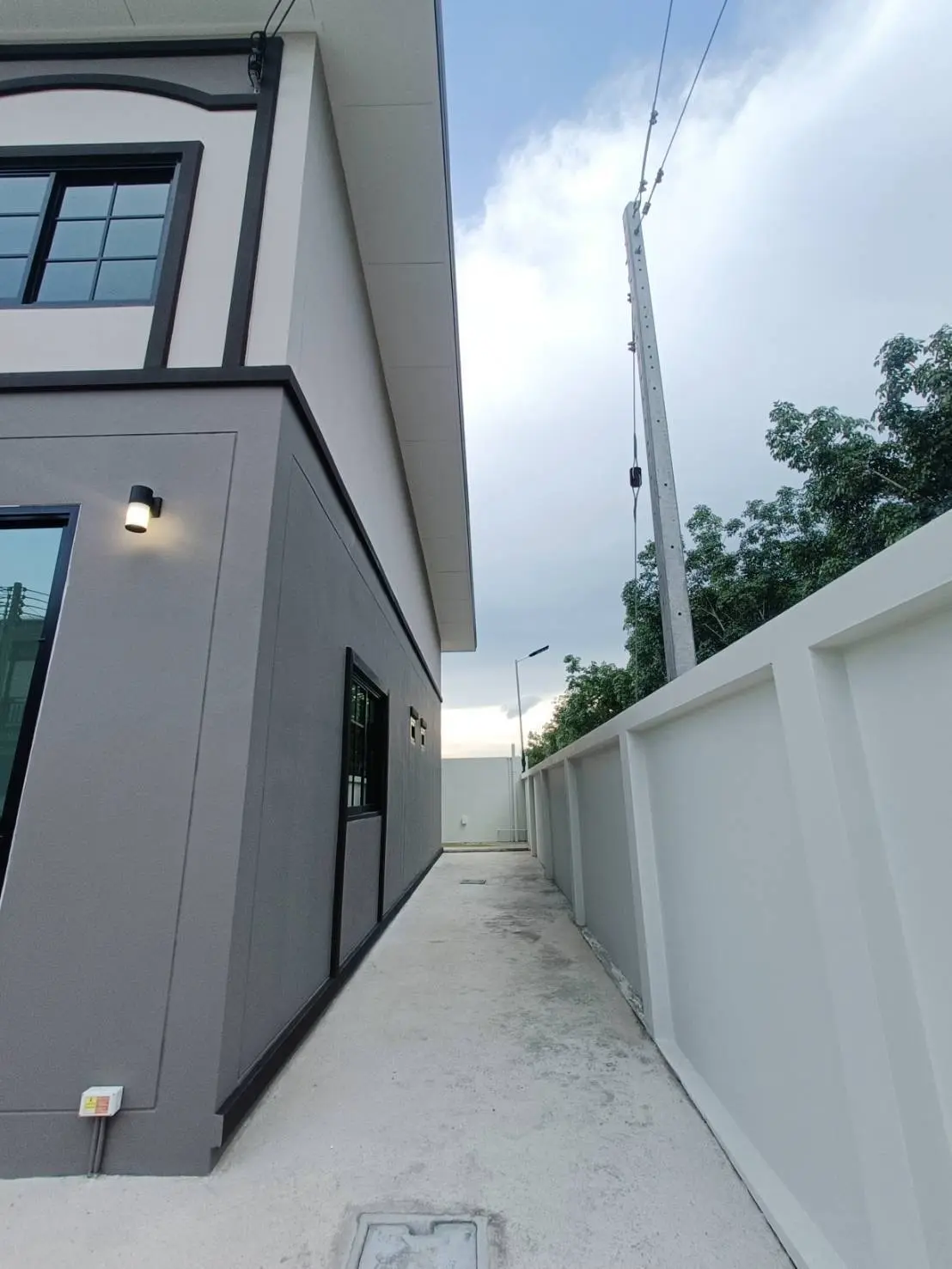 โครงการ เดอะนิวทาว  ชั้นครึ่ง