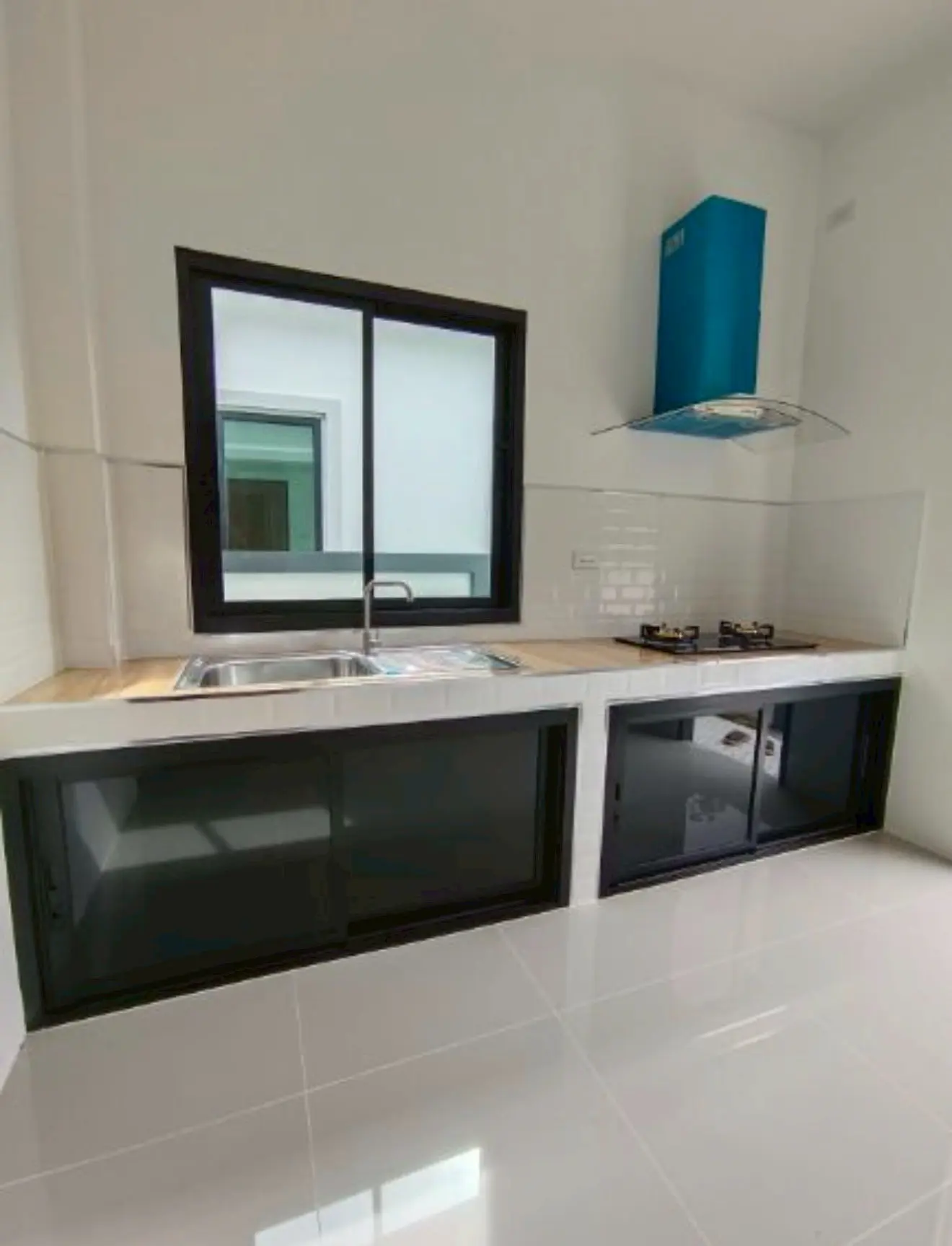 สี่แยกพวงมาลัย (สีเหลือง)