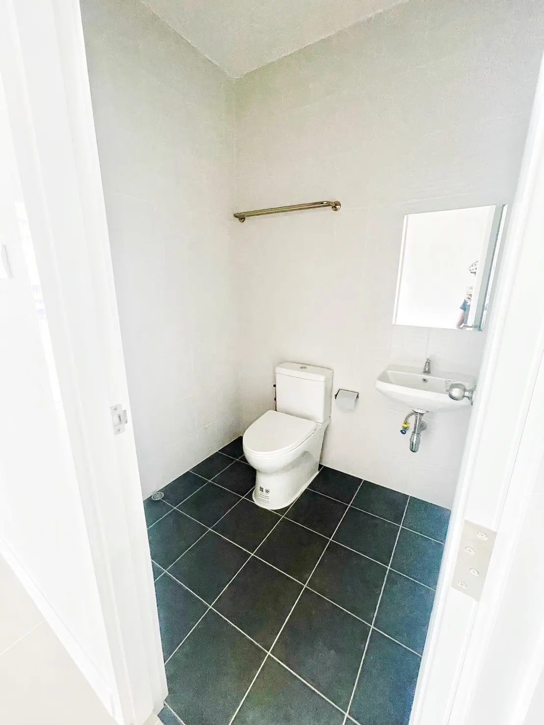 โครงการยูมีสุข วิลเลจ นิคมพัฒนา