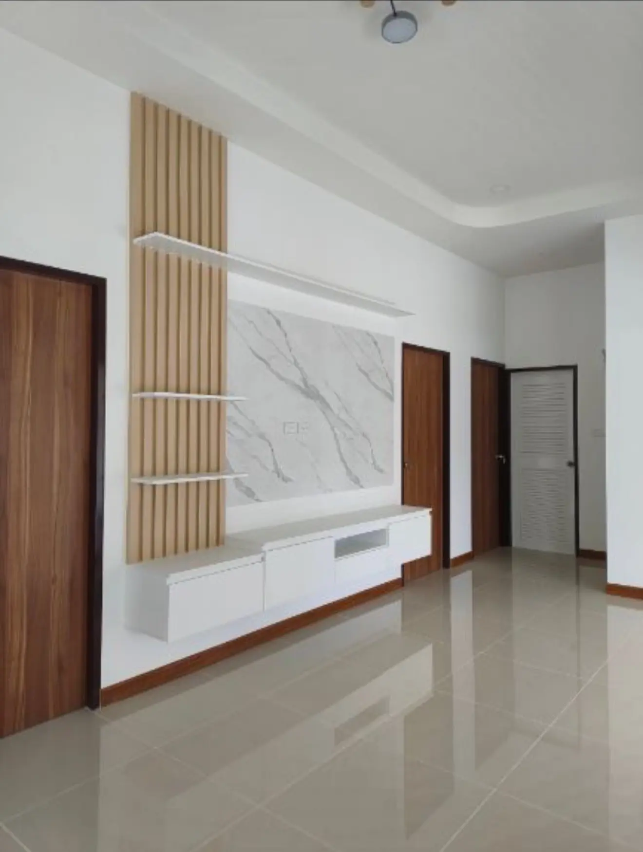 สี่แยกพวงมาลัย (สีเหลือง)