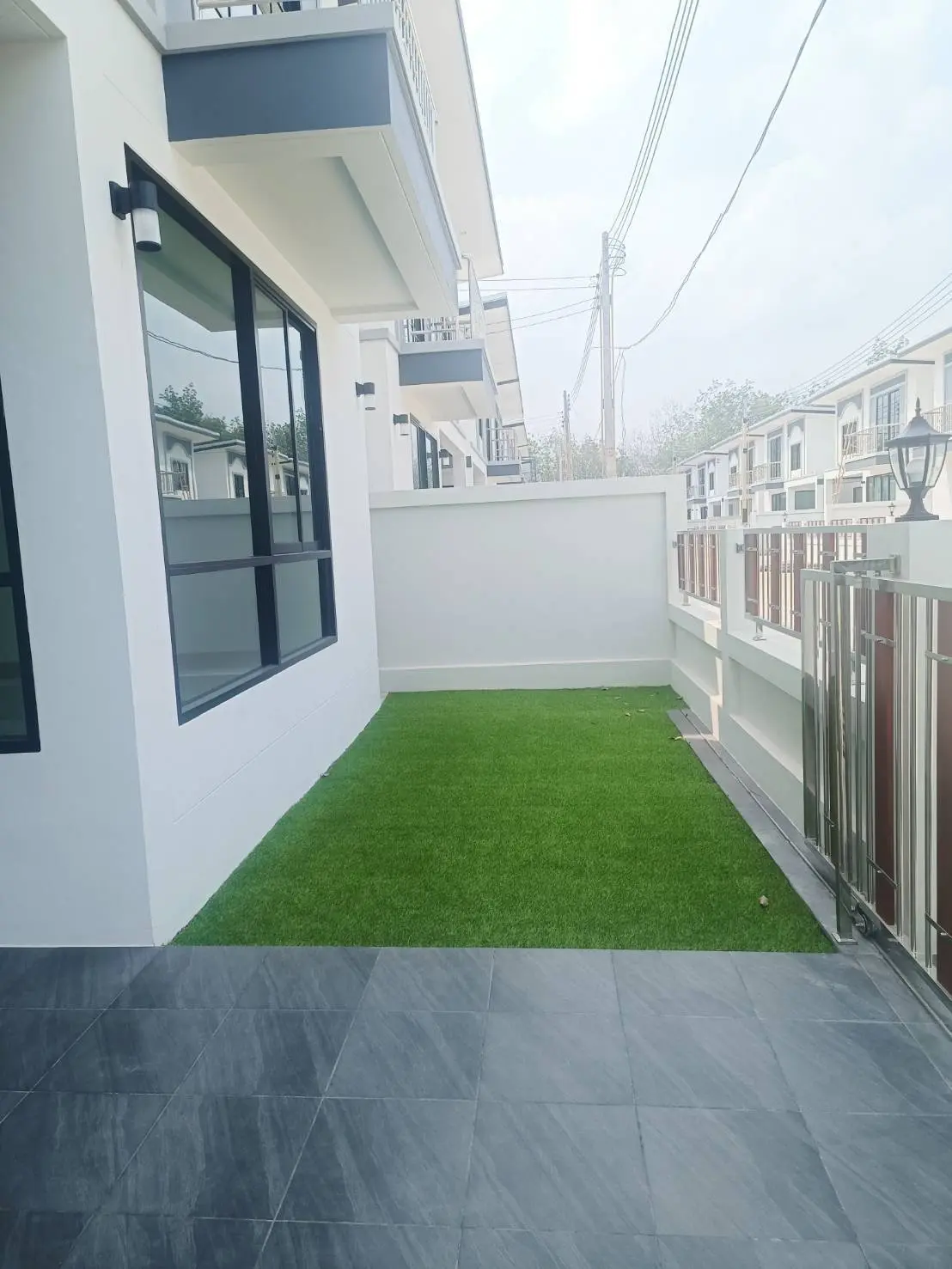 บ้านแฝด 2 ชั้นแม่น้ำคู้ซอย 2