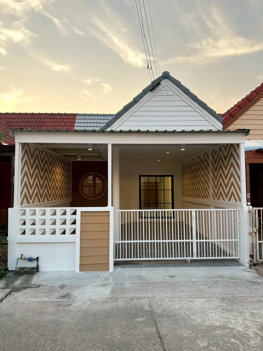 ทาวน์โฮม. #กรอกยายชา #เนินพระ