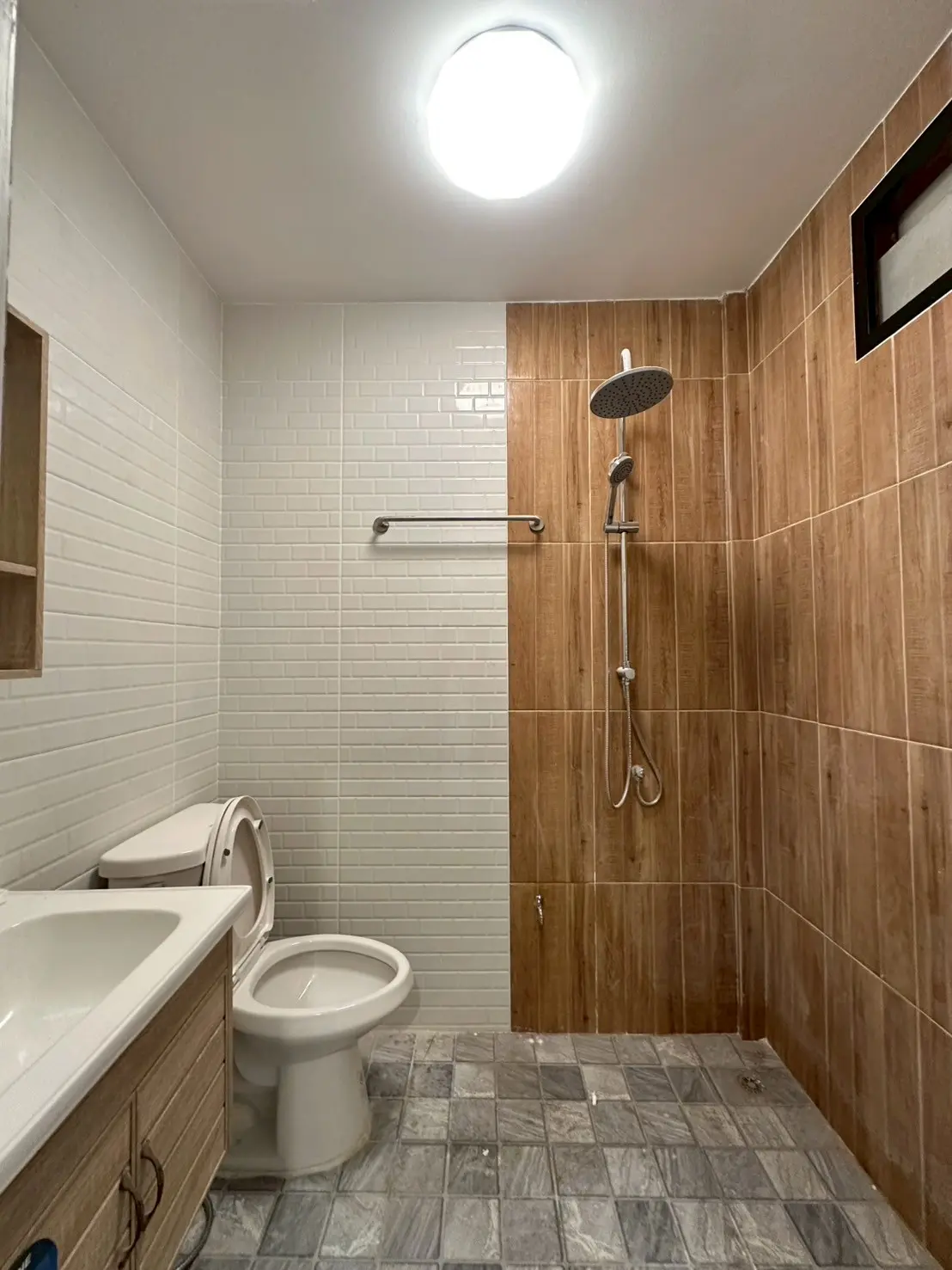 ทาวน์โฮม. #กรอกยายชา #เนินพระ