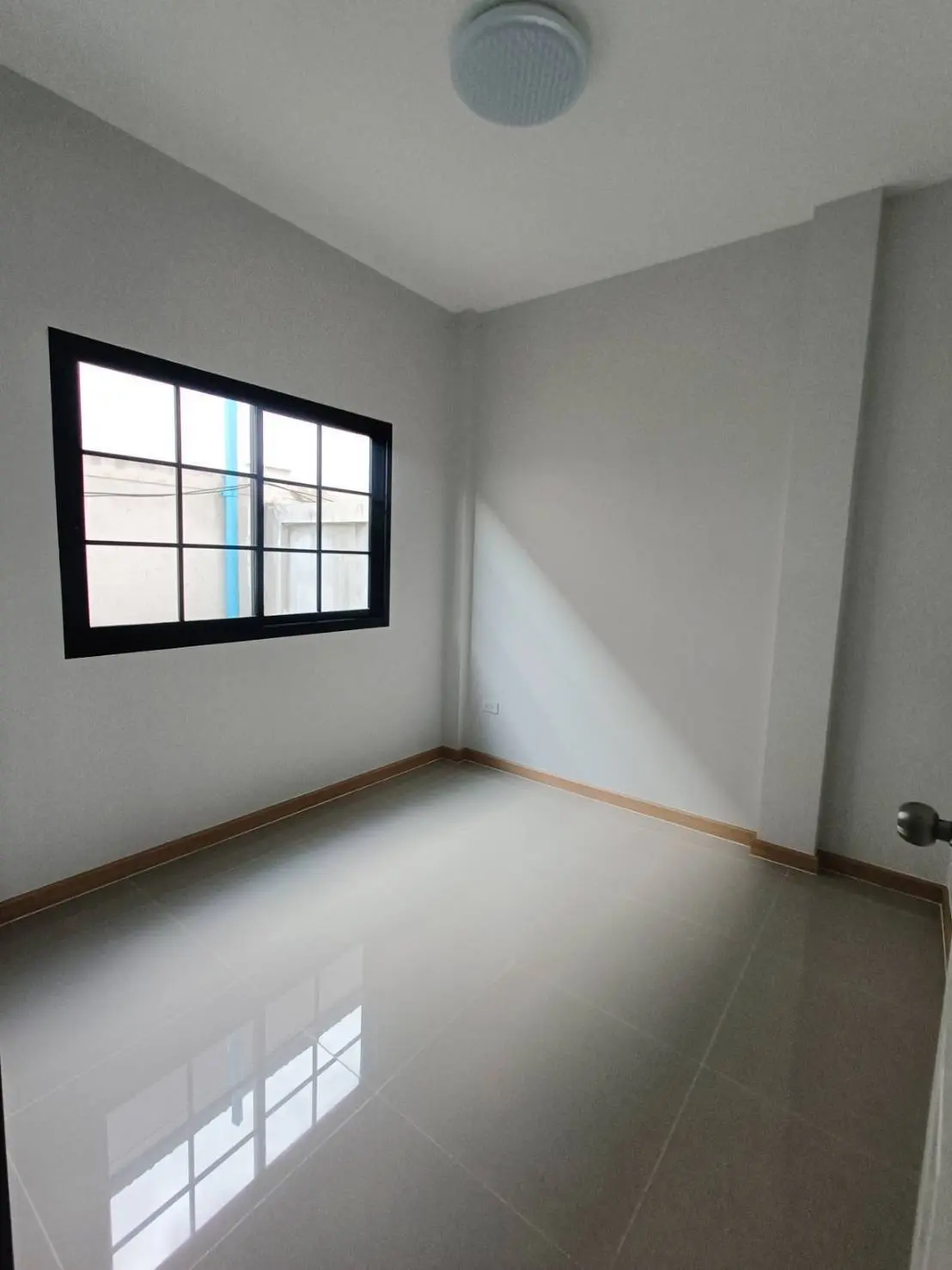 โครงการ เดอะนิวทาว  ชั้นครึ่ง