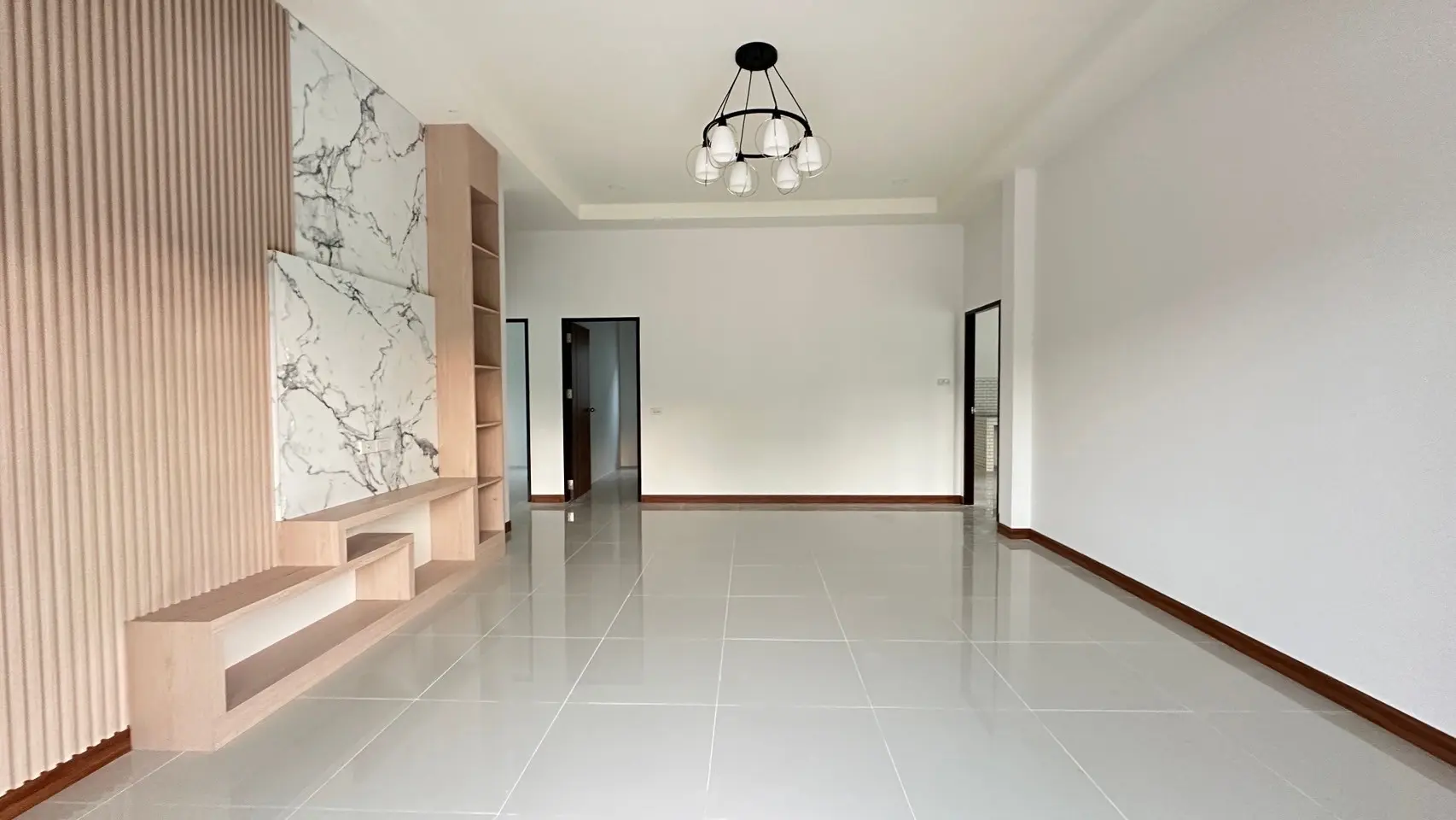 #แม่น้ำคู้ซอย 4  บ้านเดี่ยวหลังใหญ่ติดถนน 4 เลน