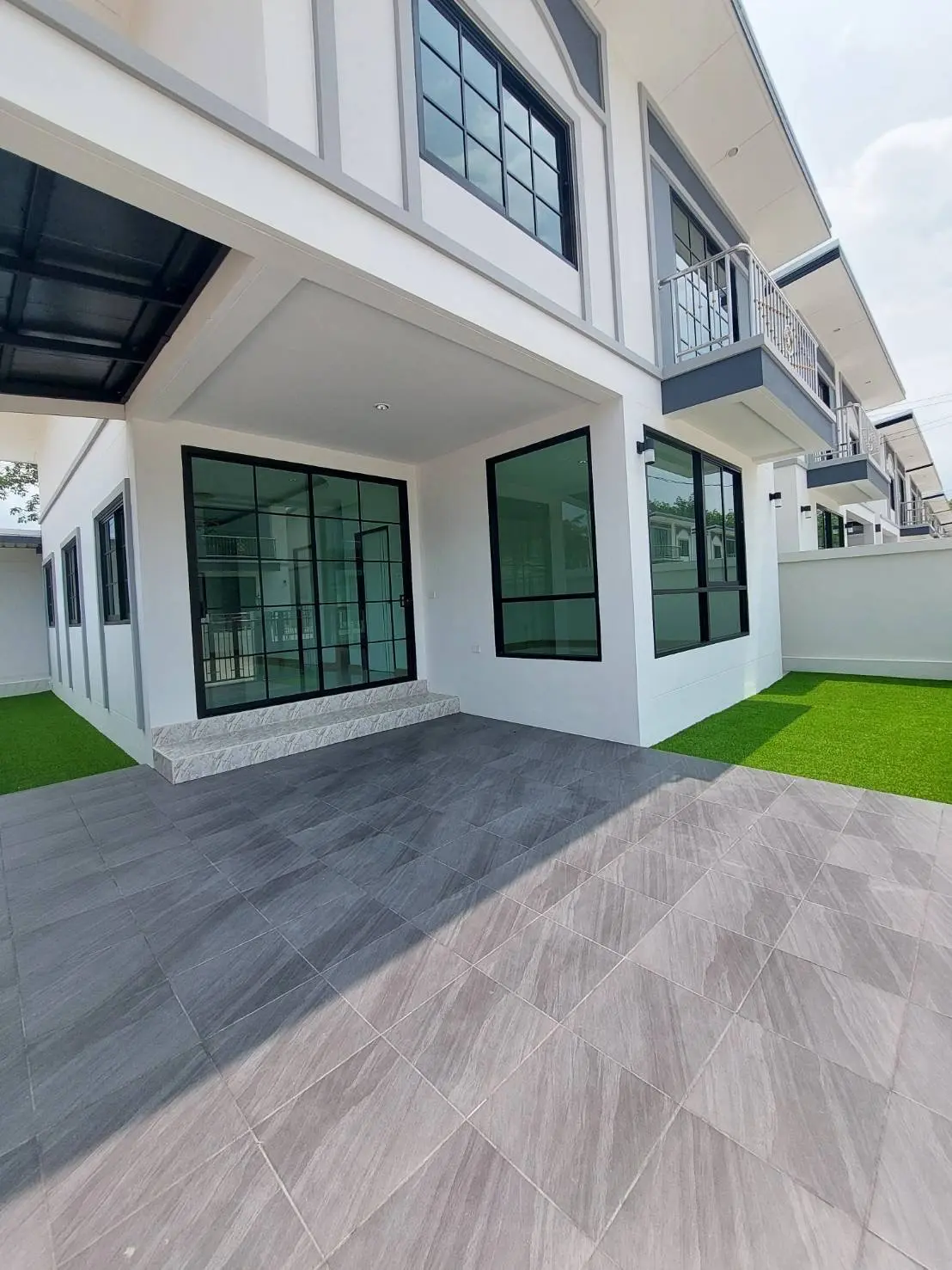 บ้านแฝด 2 ชั้นแม่น้ำคู้ซอย 2