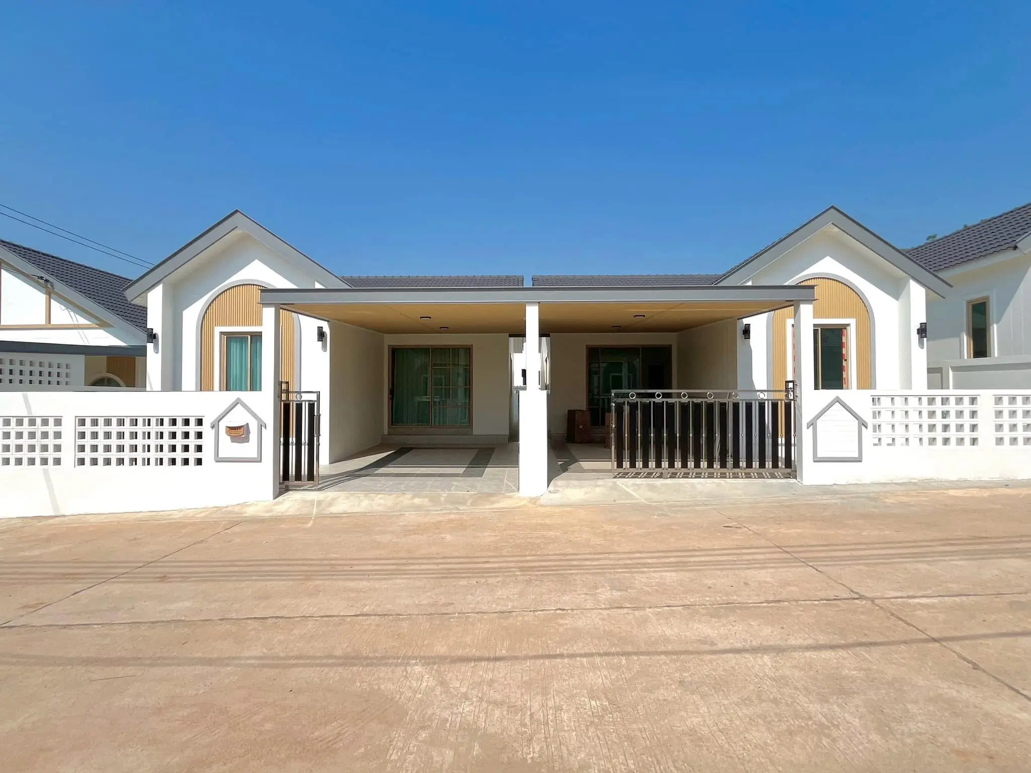 #บ้านแฝด 📍 ปลวกแดงแยกมาบเตย